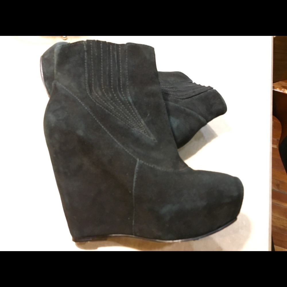 Elizabeth and James Score booties.